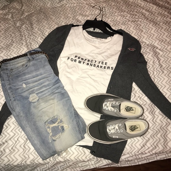 Hollister Sweaters - Gray Hollister cardigan
